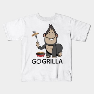 Funny gorilla as a griller Kids T-Shirt